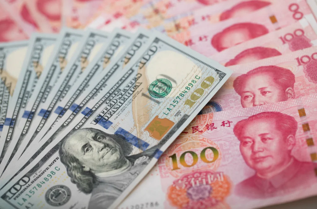 Contornando o Dólar: A Belt and Road e a Internacionalização do Renminbi